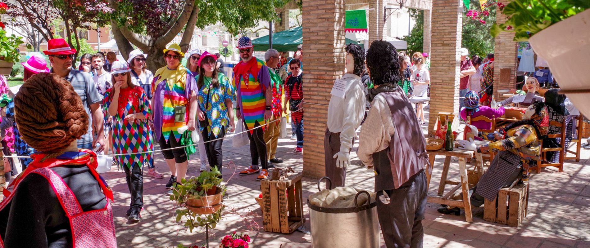 Mayos y corremayos de Alhama. Fotografía de archivo de la web de la fiesta.