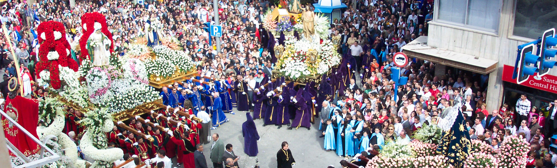 Procesión de Semana Santa en Alhama. Fotografía de archivo de Turismo Región de Murcia.